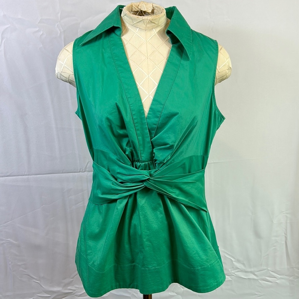 New York & Company Green Sleeveless Tie-Front V-Neck Top